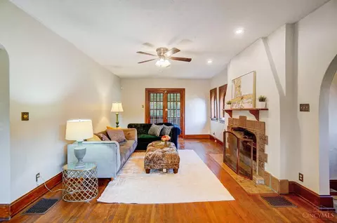 7526 Montgomery Rd, Cincinnati, OH 45236 photo 7