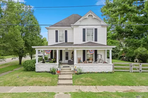 212 Main St, Blanchester, OH 45107 photo 2