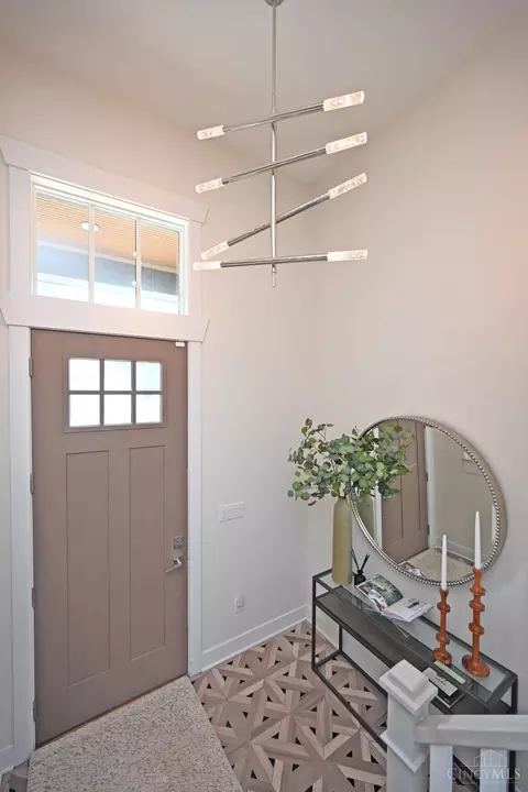 Entry Way - 423 Stanley Ave, Cincinnati, OH 45226 photo 1 of 3