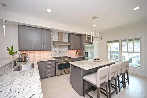 Kitchen - 423 Stanley Ave, Cincinnati, OH 45226 photo 2 of 7