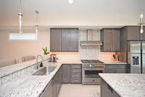 Kitchen - 423 Stanley Ave, Cincinnati, OH 45226 photo 3 of 7
