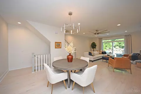 Dining - 423 Stanley Ave, Cincinnati, OH 45226 photo 2 of 4
