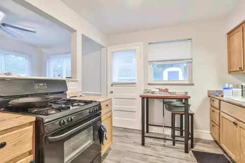 246 Ridgeway Rd, Cincinnati, OH 45216 photo 9