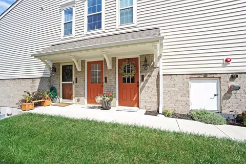 412 River Rdg, Lawrenceburg, IN 47025