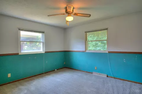 Bedroom - 2121 Bolser Dr, Reading, OH 45215 photo 3 of 6