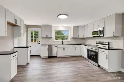 Kitchen - 210 Furbee Dr, Mason, OH 45040 photo 1 of 3
