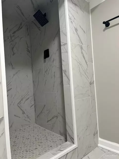 Bath - 210 Furbee Dr, Mason, OH 45040 photo 6 of 6