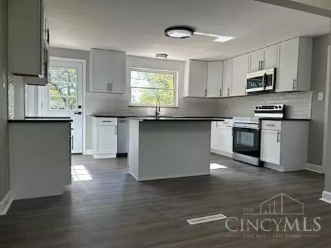 Kitchen - 210 Furbee Dr, Mason, OH 45040 photo 3 of 3