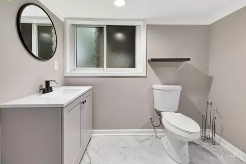 Bath - 210 Furbee Dr, Mason, OH 45040 photo 4 of 6