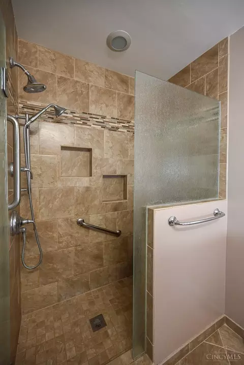 500 Wesley Dr, Cincinnati, OH 45244 photo 29