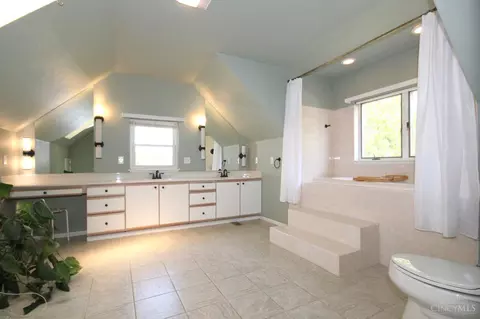 Bath - 970 Gardner Rd, Kettering, OH 45429 photo 1 of 5