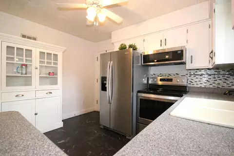 Kitchen - 970 Gardner Rd, Kettering, OH 45429 photo 3 of 4