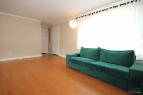 Living - 970 Gardner Rd, Kettering, OH 45429 photo 2 of 6