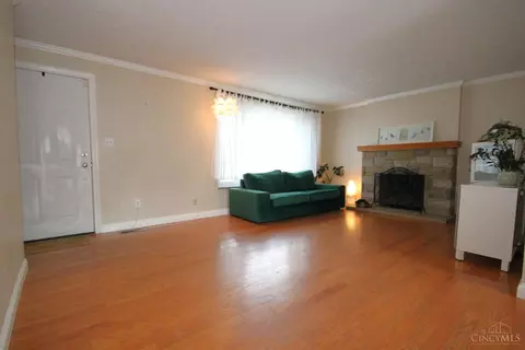Living - 970 Gardner Rd, Kettering, OH 45429 photo 1 of 6