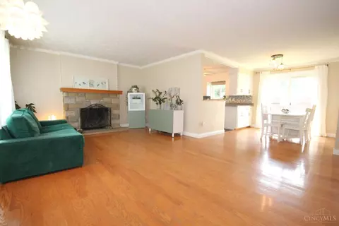 Living - 970 Gardner Rd, Kettering, OH 45429 photo 3 of 6
