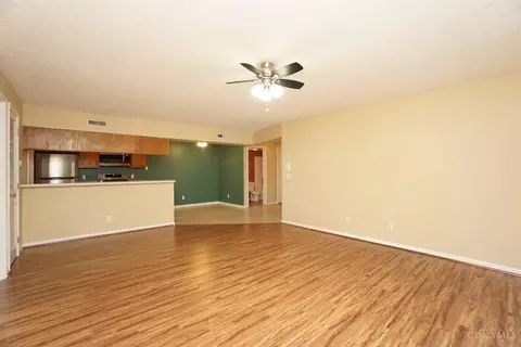 Living - 5757 Cheviot Rd #2A, Cincinnati, OH 45247 photo 2 of 2