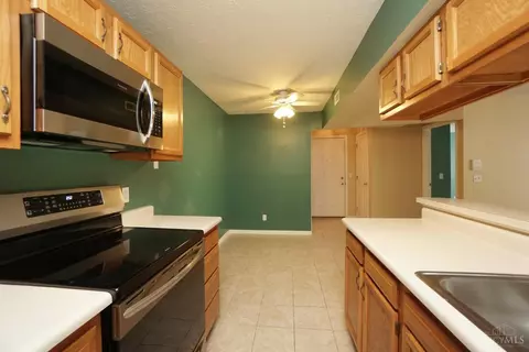 Kitchen - 5757 Cheviot Rd #2A, Cincinnati, OH 45247 photo 2 of 2