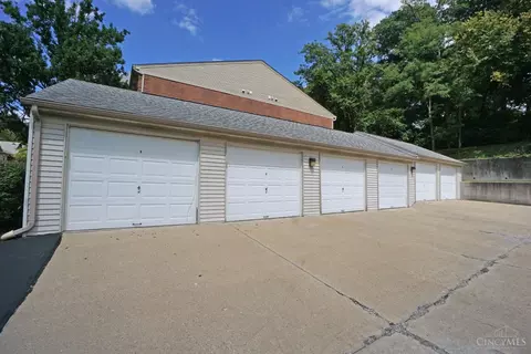 Exterior - 5757 Cheviot Rd #2A, Cincinnati, OH 45247 photo 4 of 4
