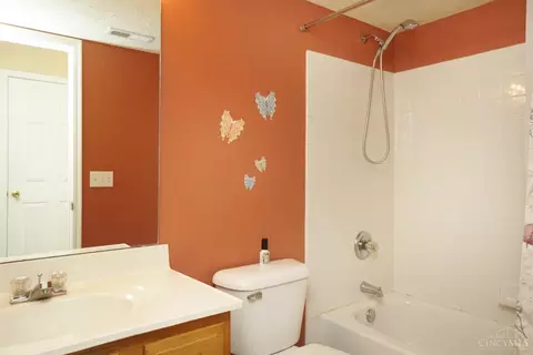 Bath - 5757 Cheviot Rd #2A, Cincinnati, OH 45247 photo 3 of 3