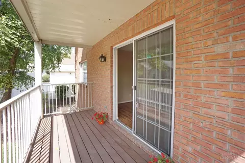 Exterior - 5757 Cheviot Rd #2A, Cincinnati, OH 45247 photo 3 of 4