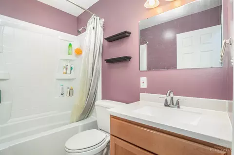 Bath - 216 Sunset Ave, Harrison, OH 45030 photo 2 of 3