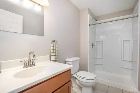 Bath - 216 Sunset Ave, Harrison, OH 45030 photo 3 of 3