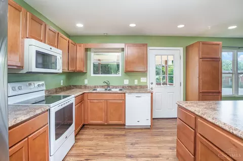Kitchen - 216 Sunset Ave, Harrison, OH 45030 photo 2 of 2