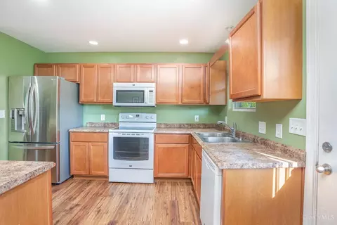 Kitchen - 216 Sunset Ave, Harrison, OH 45030 photo 1 of 2