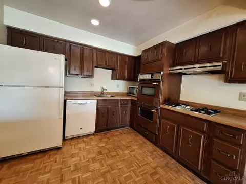 1005 Hill St #B, Cincinnati, OH 45202 photo 5