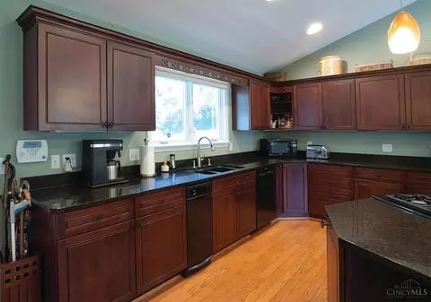 5773 Wayside Ave, Cincinnati, OH 45230 photo 7