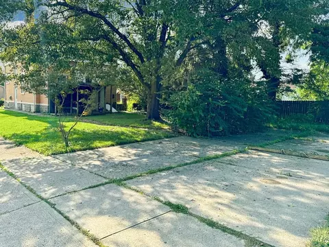 Exterior - 3927 N Bend Rd, Cheviot, OH 45211 photo 4 of 5