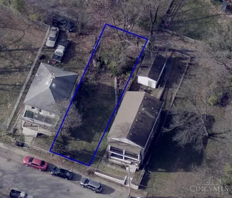 8421 Dixie Ave, Cincinnati, OH 45216