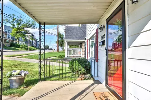 Exterior - 3602 Madison Rd, Cincinnati, OH 45209 photo 5 of 6