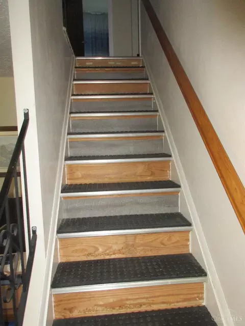 Entry Way - 1158 Oldwick Dr, Reading, OH 45215 photo 1 of 2