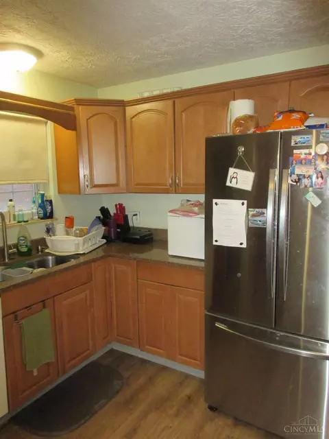 Kitchen - 1158 Oldwick Dr, Reading, OH 45215 photo 4 of 5