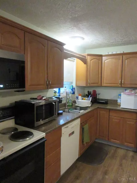 Kitchen - 1158 Oldwick Dr, Reading, OH 45215 photo 1 of 5