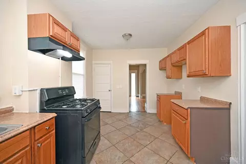 Kitchen - 2804 Shaffer Ave, Cincinnati, OH 45211 photo 2 of 4