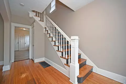 Entry Way - 2804 Shaffer Ave, Cincinnati, OH 45211 photo 2 of 3