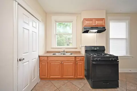 Kitchen - 2804 Shaffer Ave, Cincinnati, OH 45211 photo 4 of 4