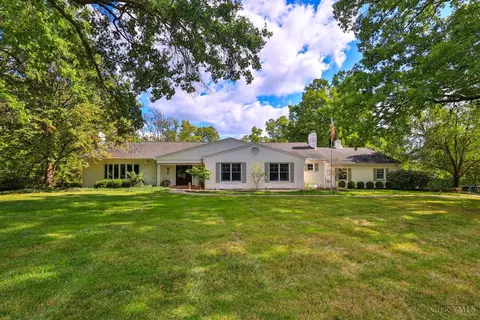 8450 Summerhouse Rd, Cincinnati, OH 45243