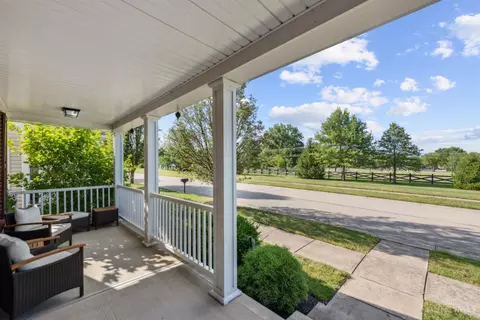 Exterior - 861 Anson Dr, Cincinnati, OH 45245 photo 1 of 6