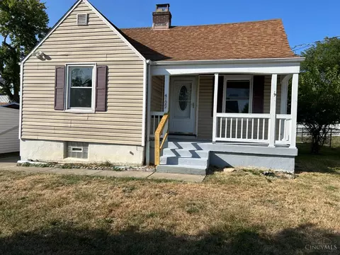 4122 Oakwood Dr, Deer Park, OH 45236