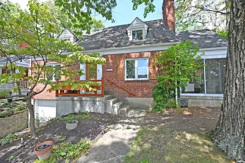 3220 Grischy Ln, Cincinnati, OH 45208