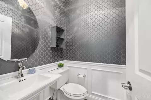 2574 Villa Ln, Cincinnati, OH 45208 photo 6