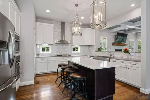 2574 Villa Ln, Cincinnati, OH 45208 photo 9