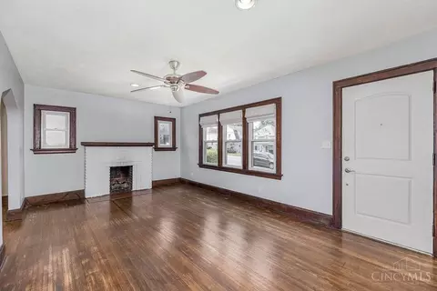 Living - 3615 Madison Rd, Cincinnati, OH 45209 photo 3 of 11