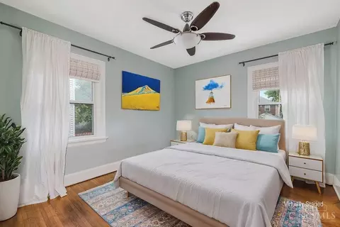 Bedroom - 3615 Madison Rd, Cincinnati, OH 45209 photo 3 of 4