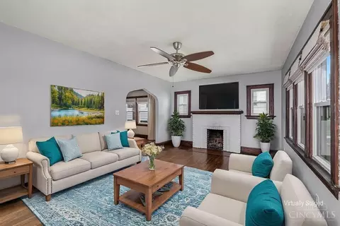 Living - 3615 Madison Rd, Cincinnati, OH 45209 photo 8 of 11