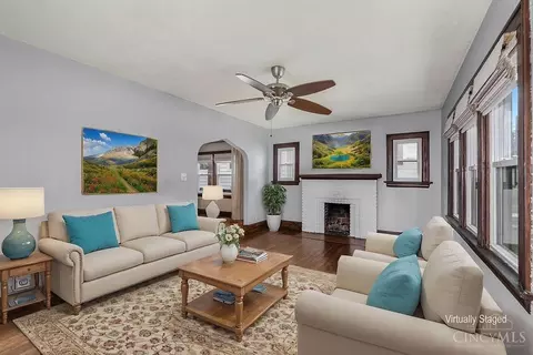 Living - 3615 Madison Rd, Cincinnati, OH 45209 photo 9 of 11