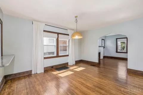 Living - 3615 Madison Rd, Cincinnati, OH 45209 photo 7 of 11